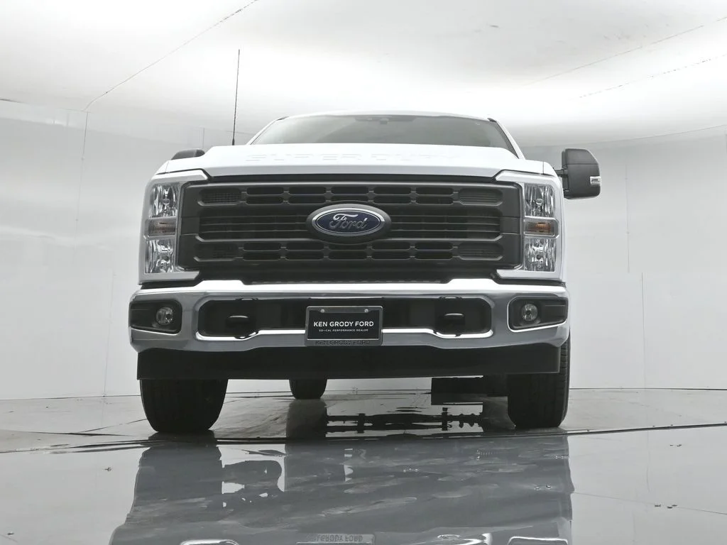 New 2026 Oxford White Ford XL image 43