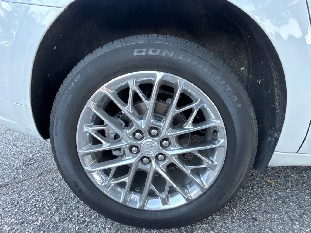 Used 2023 White Buick Avenir image 45