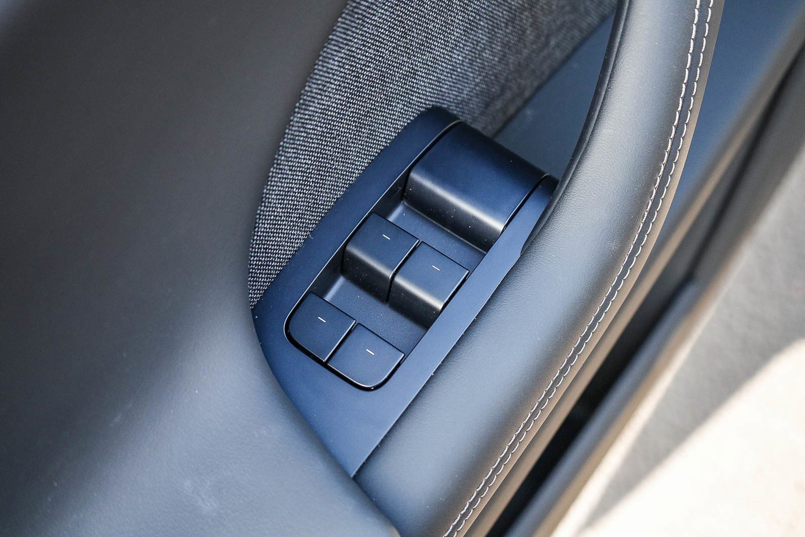 2023 Tesla Model X Long Range - Photo 19