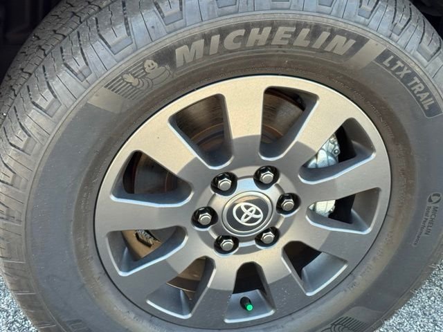 Used 2024  Toyota Base image 15