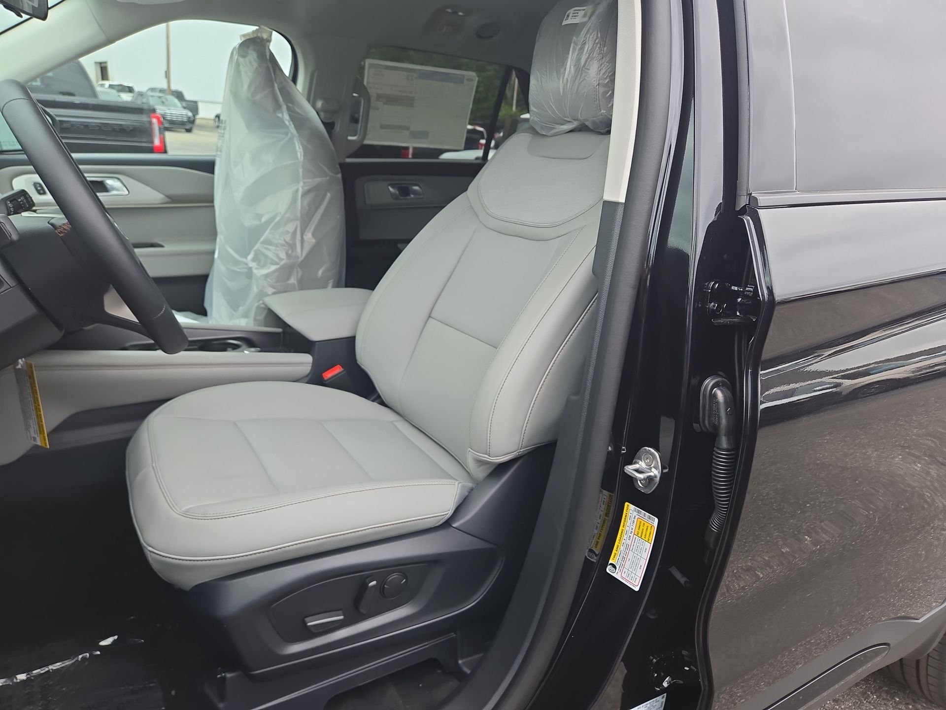 New 2026 Agate Black Metallic Ford Active image 6