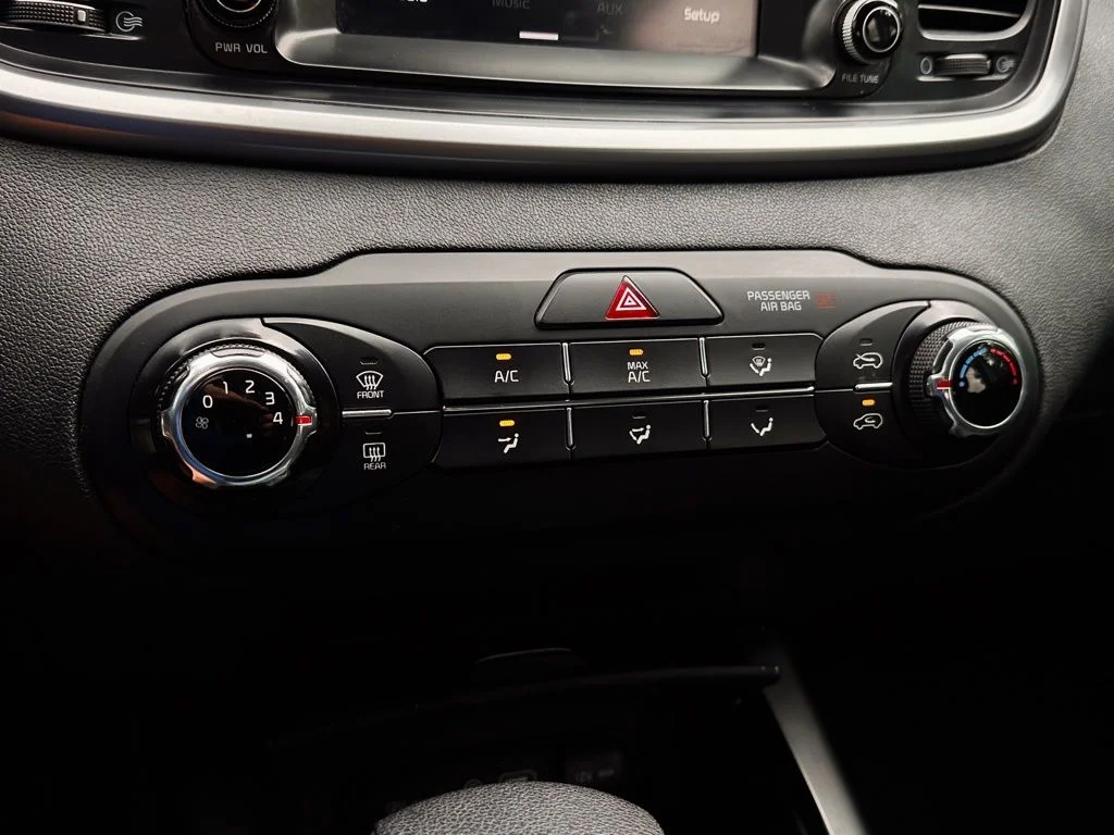 Used 2020 Silver Kia L image 12