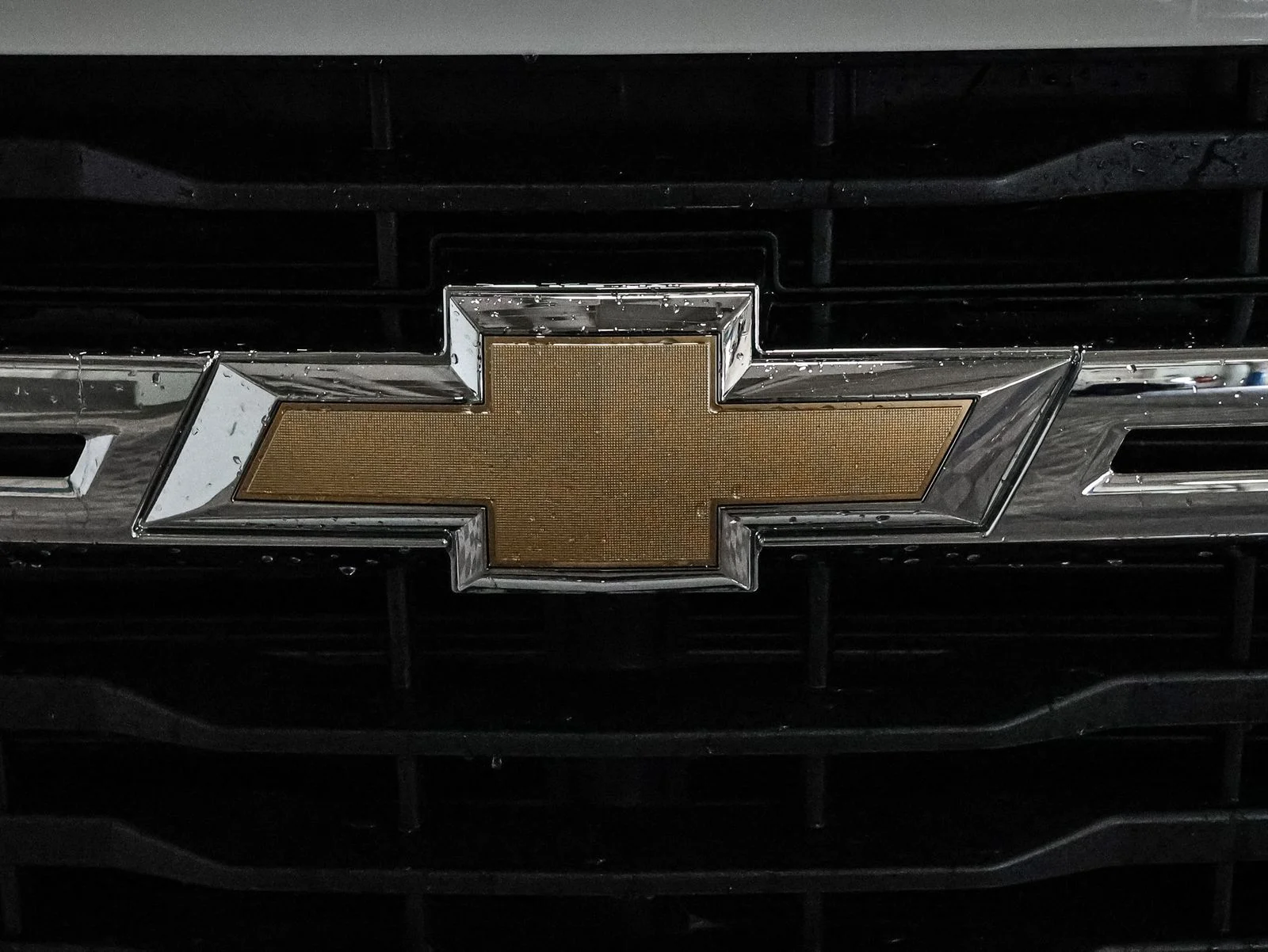 Used 2024 White Chevrolet LT image 13