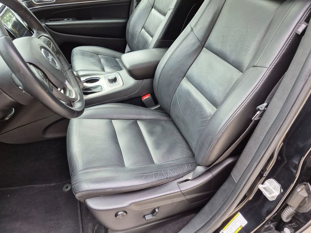 Used 2019 Black Jeep Limited image 25