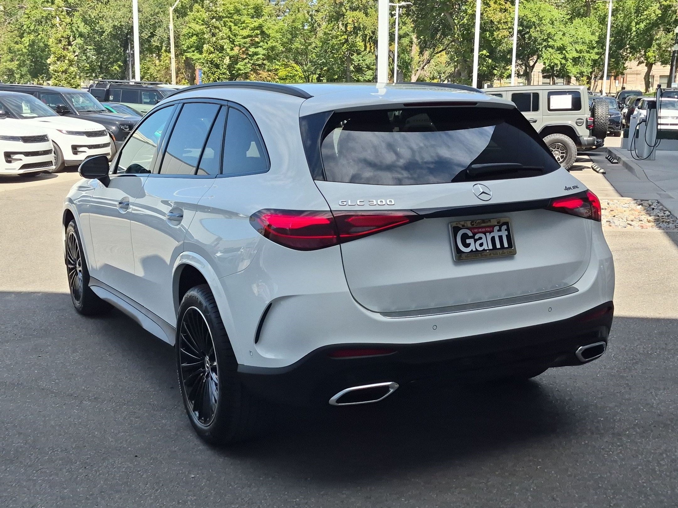 New 2027 Polar White Mercedes-Benz GLC 300 image 5