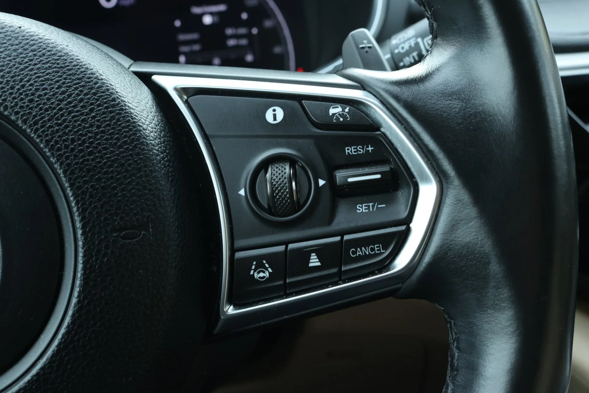 Certified Used 2024 Platinum White Pearl Acura MDX image 33