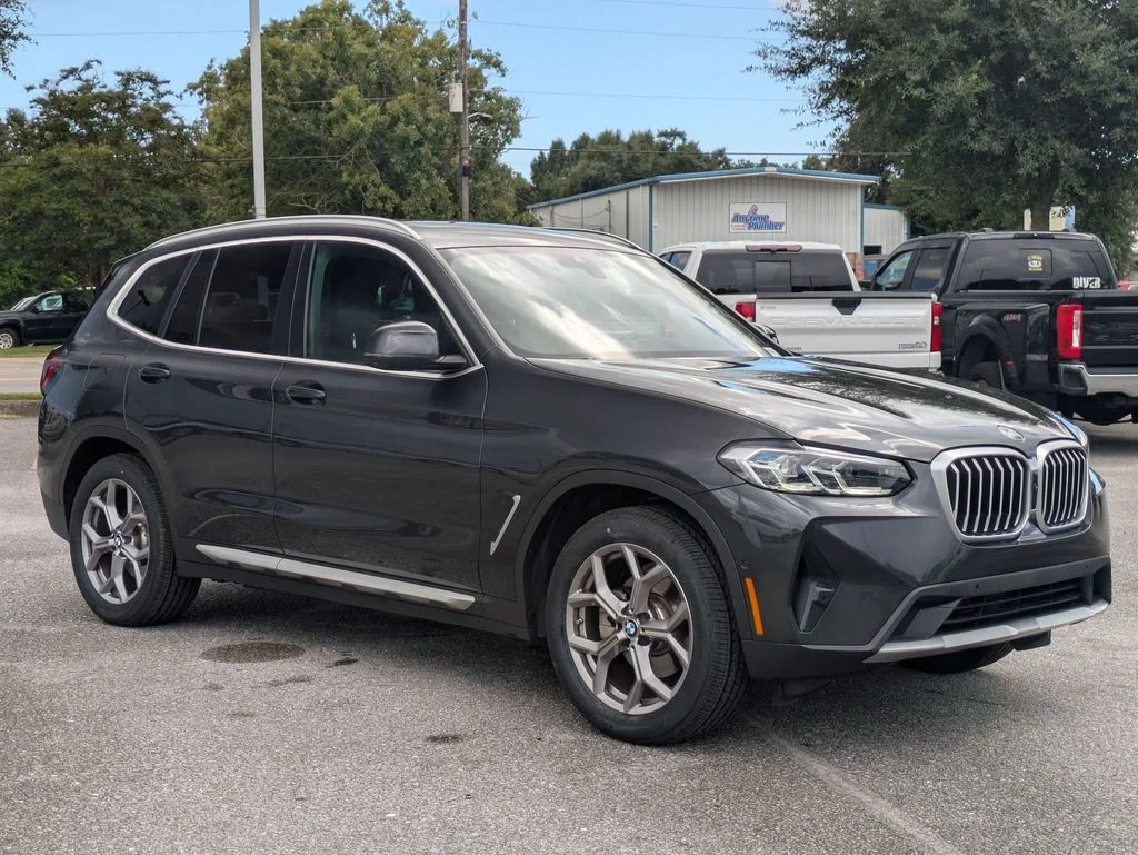 Used 2023 Gray BMW sDrive30i image 7