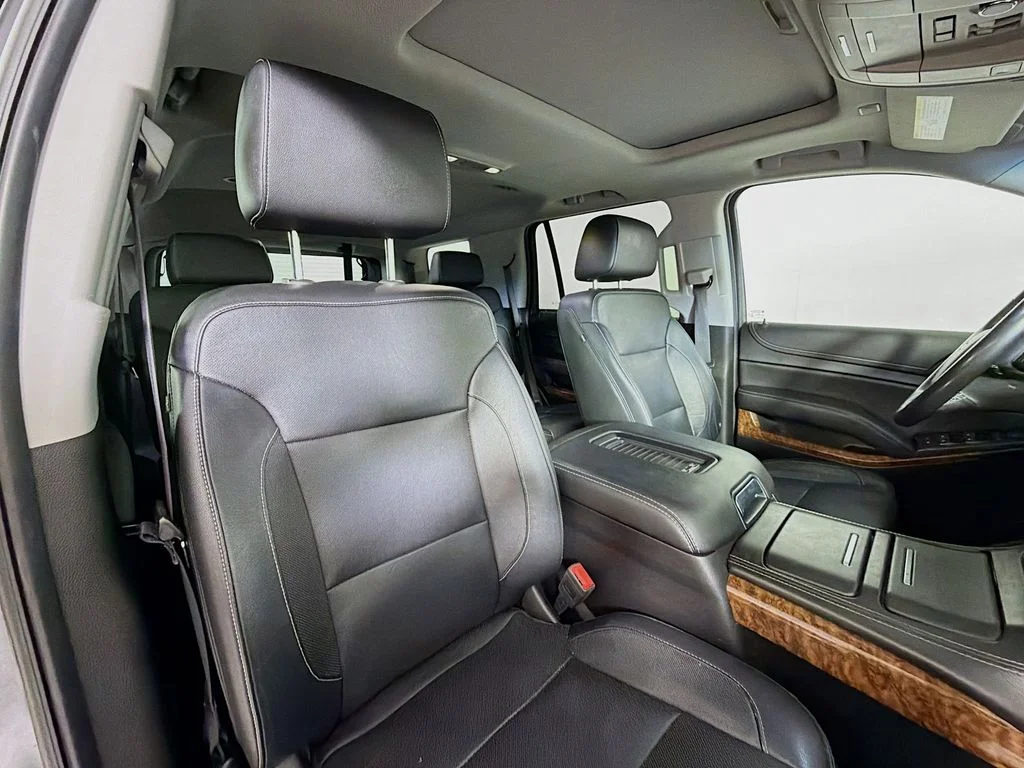 Used 2019 Black Chevrolet Premier image 27