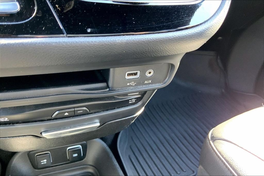 Used 2020 Luxury White Pearlcoat Chrysler Touring L Plus image 32