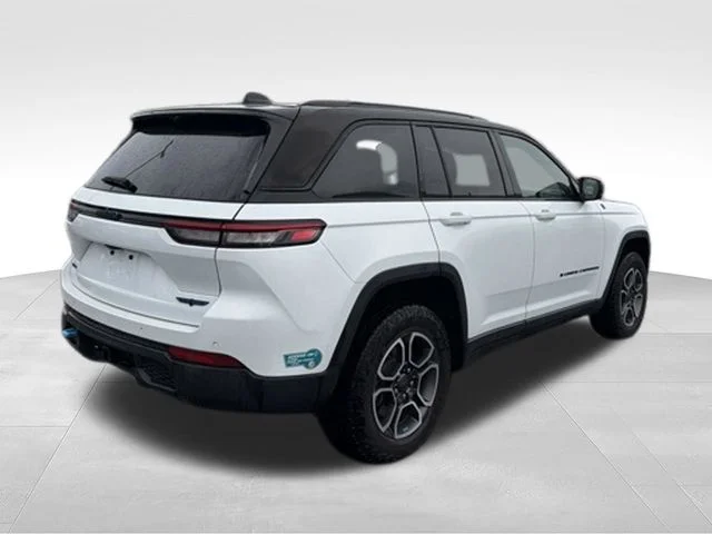Used 2023 White Jeep Trailhawk 4xe image 4