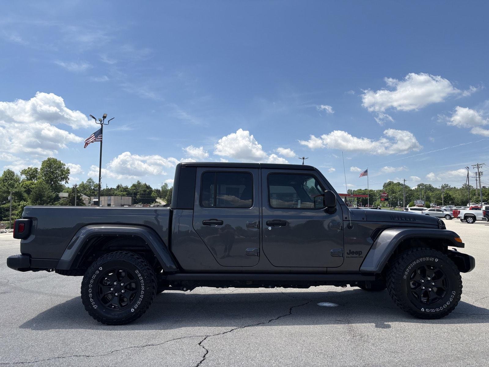 Used 2022 Granite Crystal Metallic Clearcoat Jeep Willys image 4