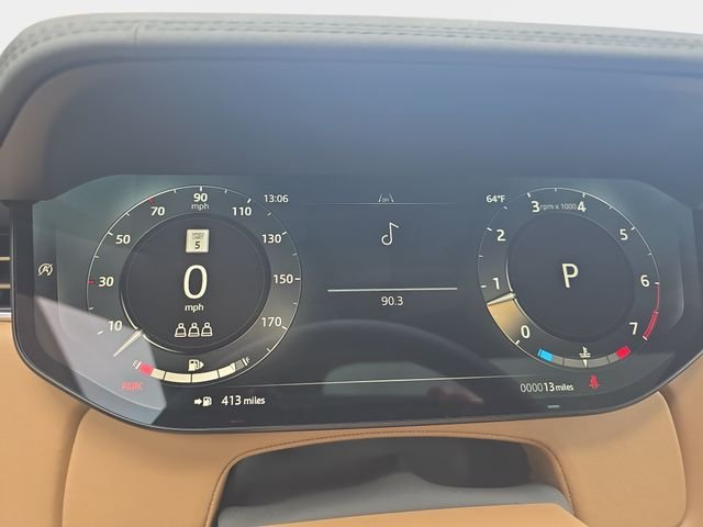 New 2027 Charente Grey Land Rover SE image 14
