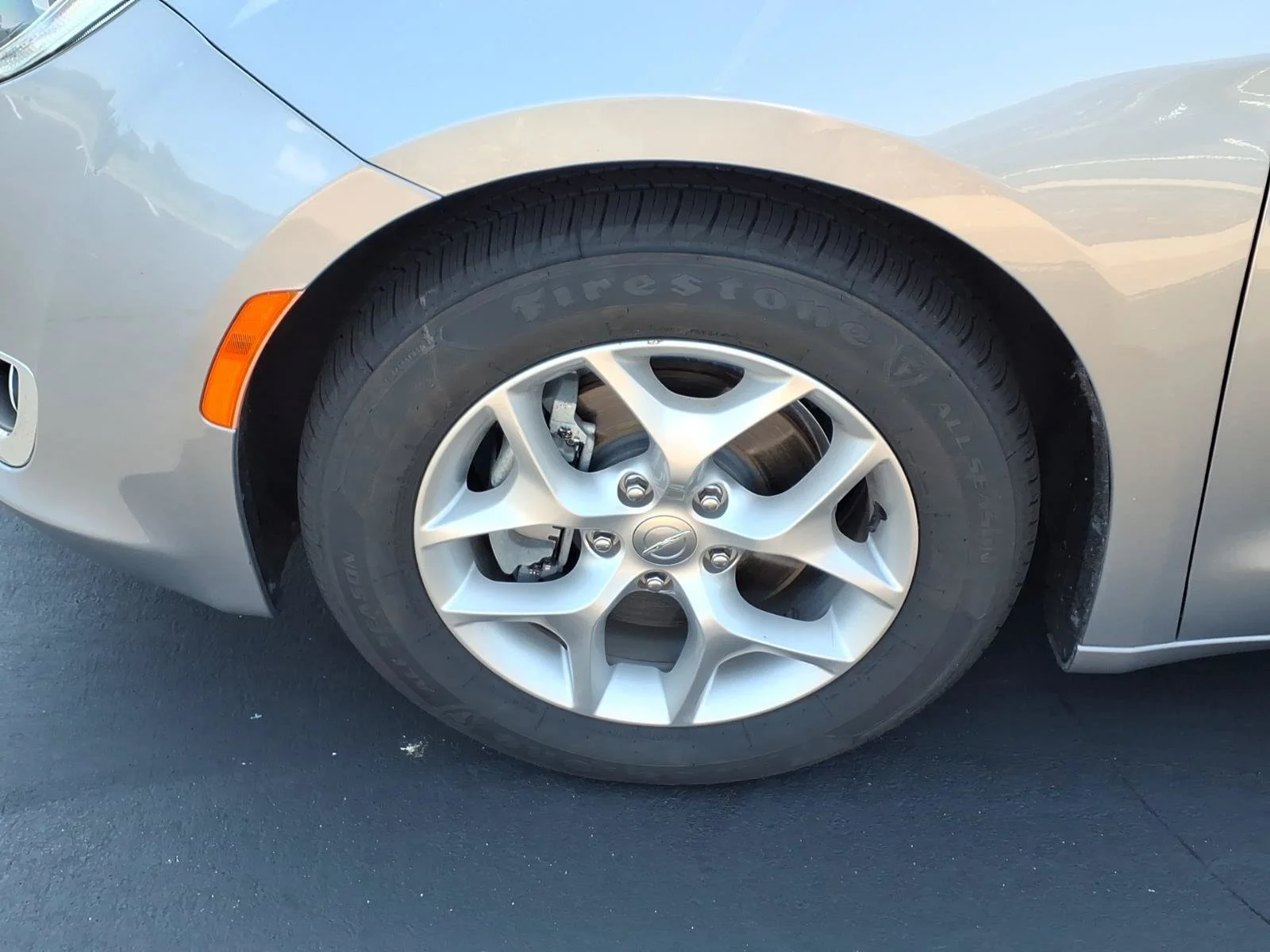 Used 2019 Billet Silver Metallic Clearcoat Chrysler Limited image 71