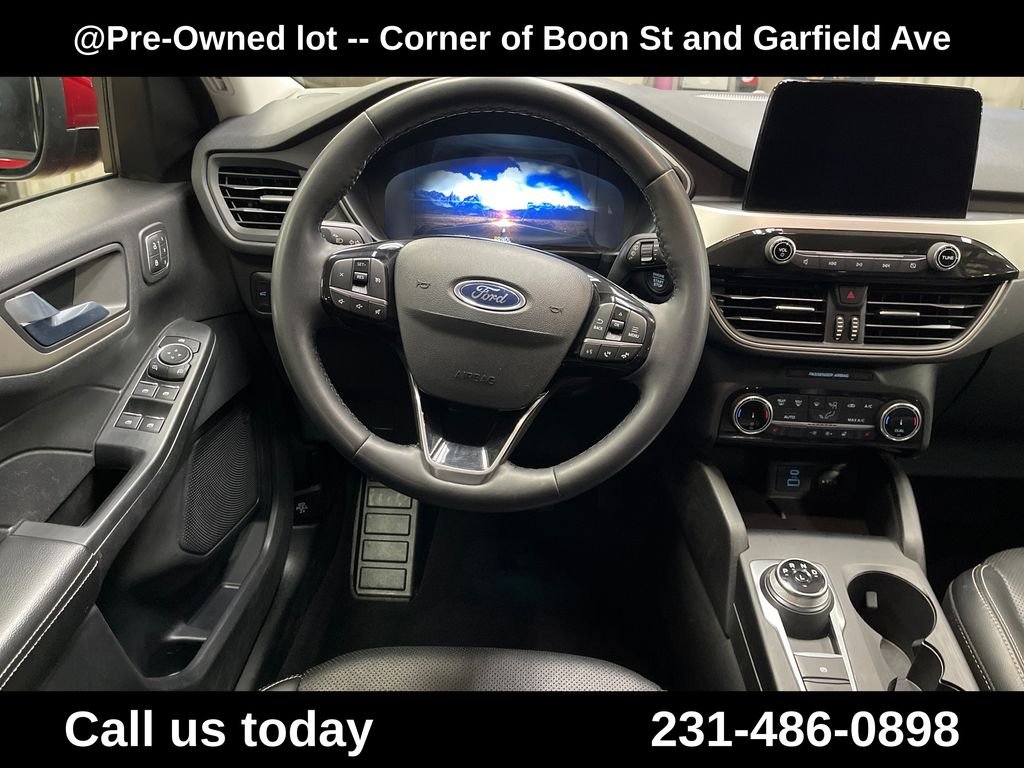Used 2022 Red Ford SEL image 17