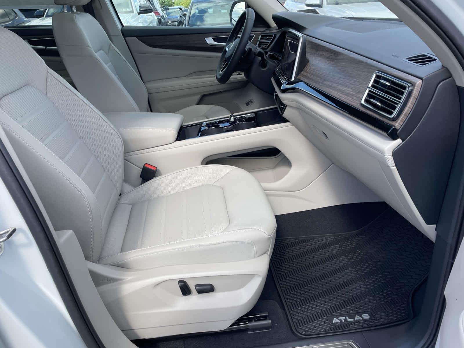 New 2026 Opal White Pearl Volkswagen 2.0T SEL image 21