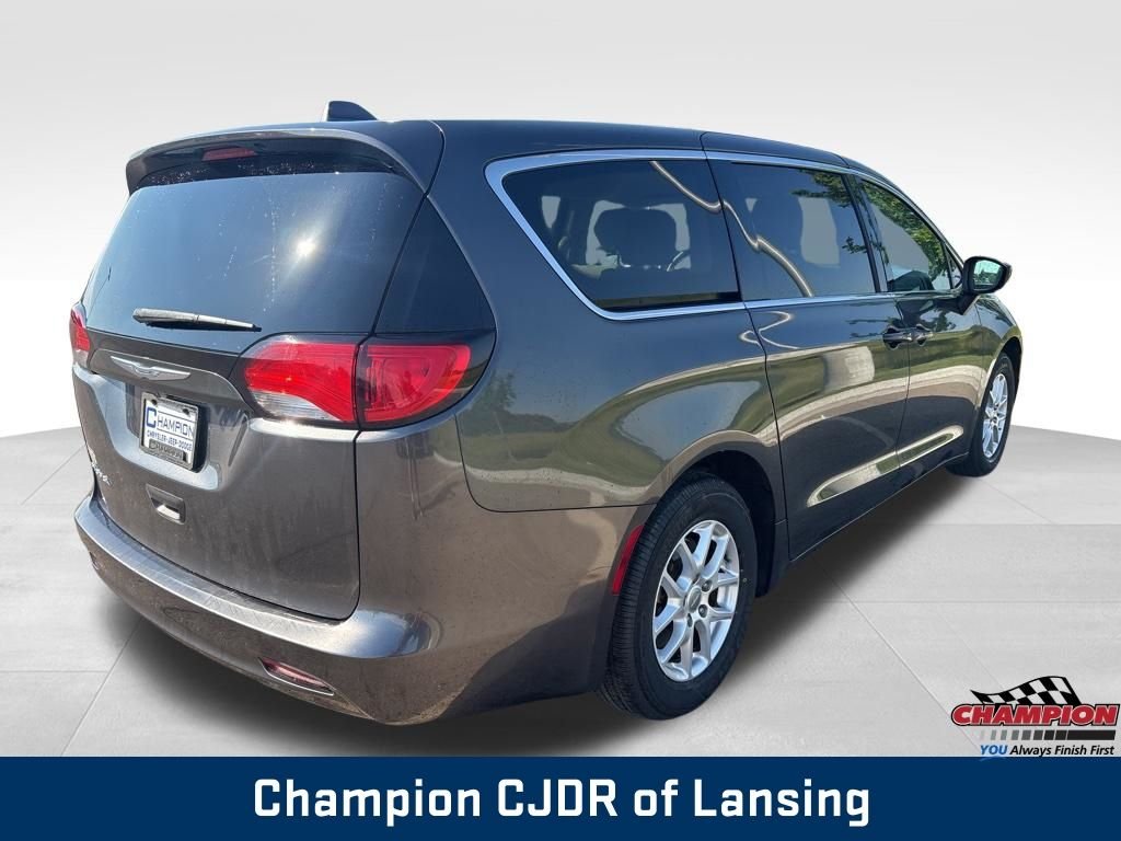 Used 2017 Gray Chrysler Touring image 8