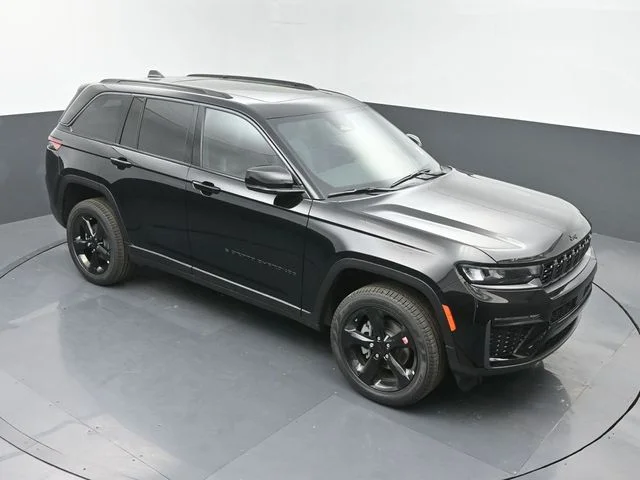 New 2026 Diamond Black Crystal Pearlcoat Jeep Limited image 37