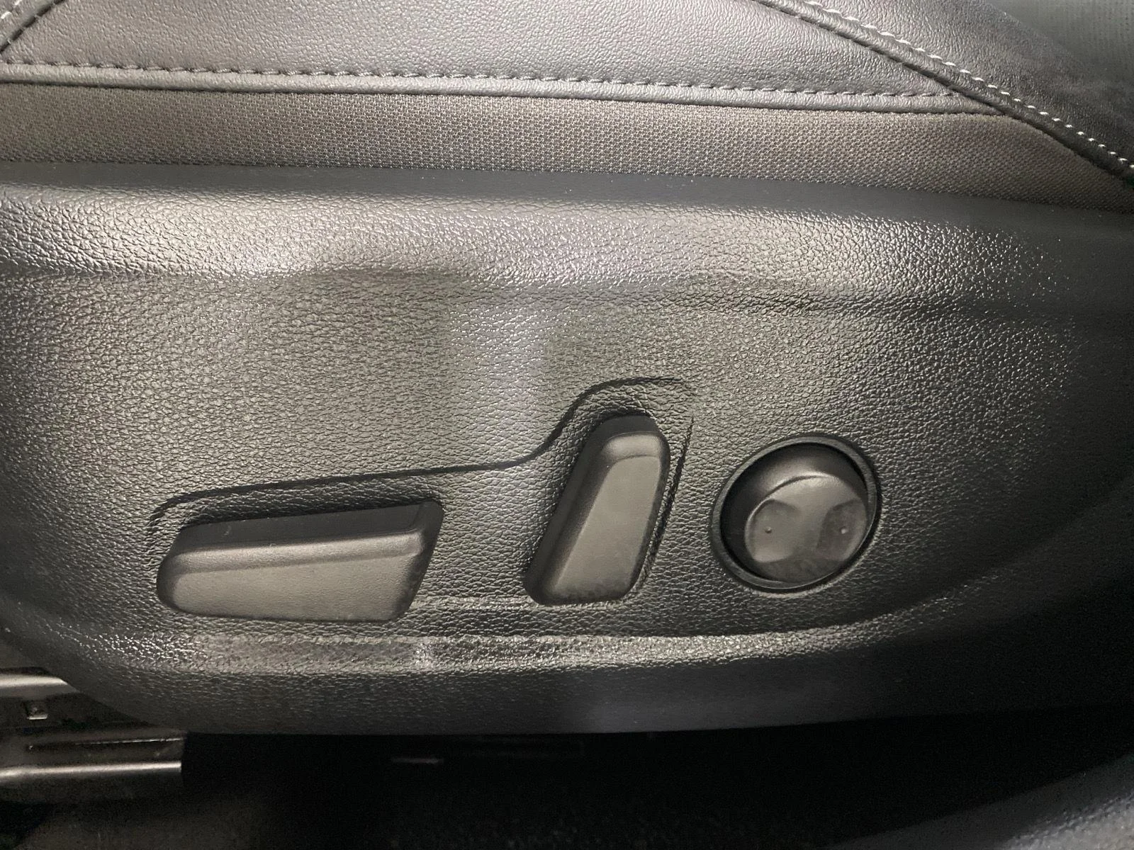 Used 2025 Fusion Black Kia SX image 14