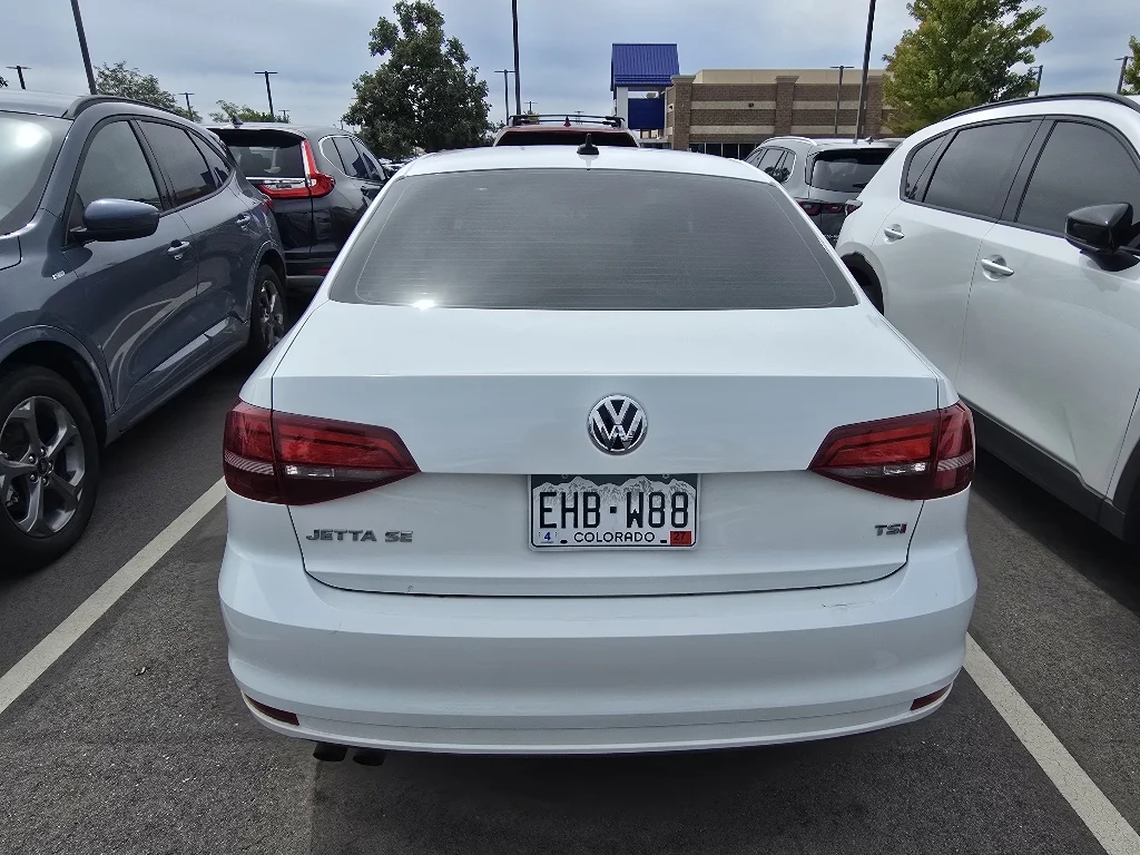 Used 2018 Pure White Volkswagen 1.4T SE image 15