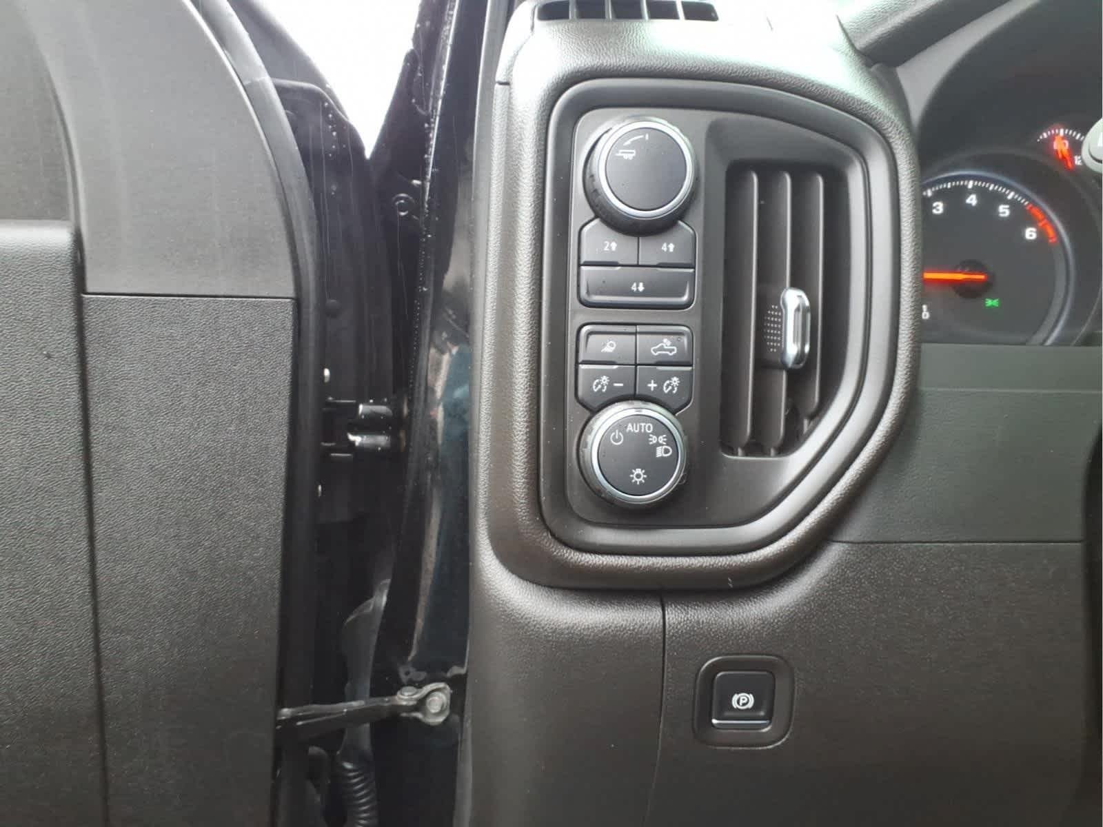 Used 2025 Black Chevrolet Custom image 13