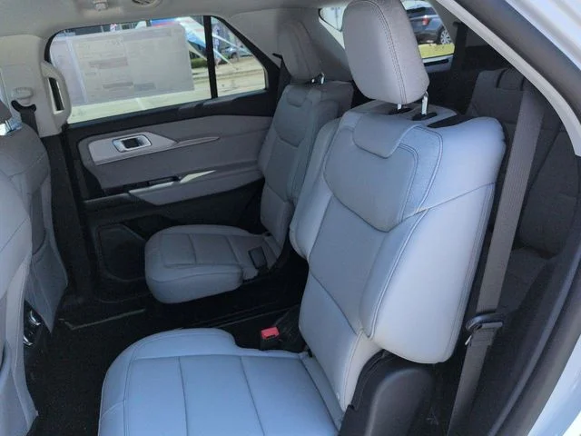 New 2026 Star White Metallic Tri-Coat Ford Active image 14