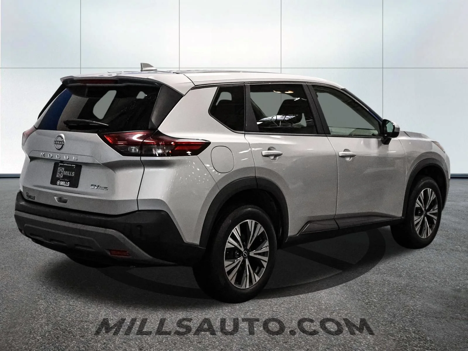 Used 2023 Silver Nissan SV Intelligent AWD image 9