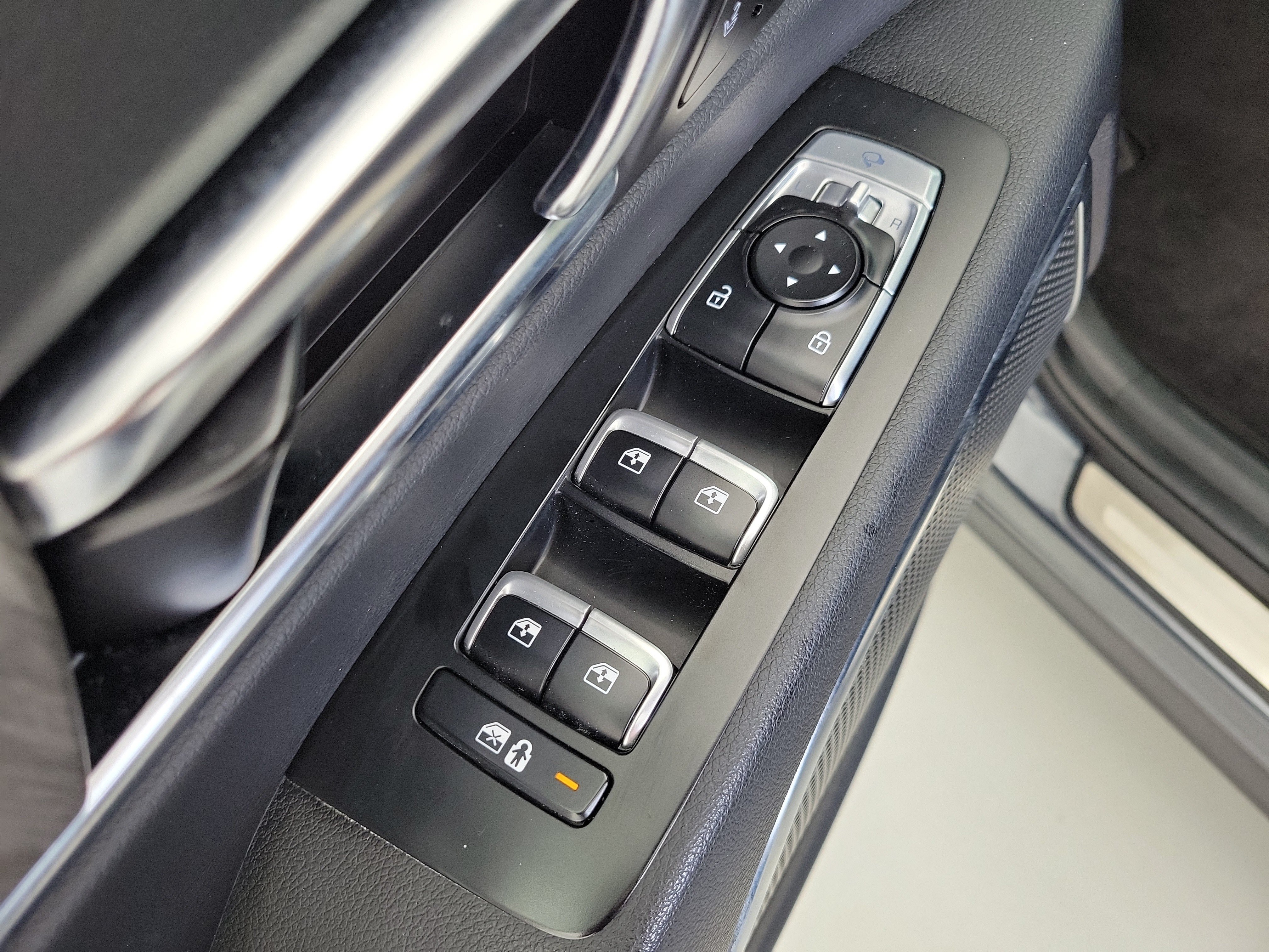 Used 2024 Gravity Gray Kia SX image 21