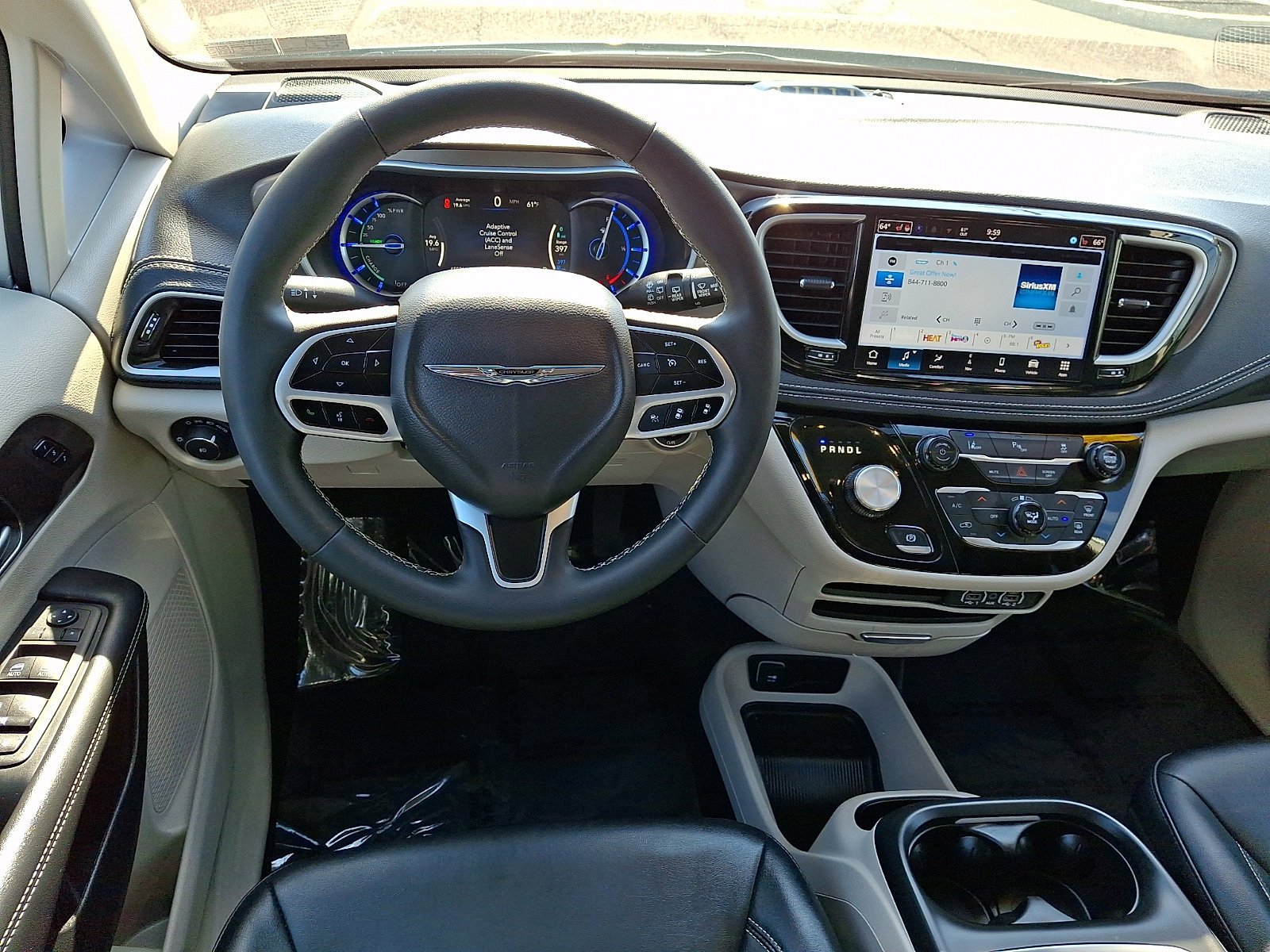 Used 2024 Silver Mist Clearcoat Chrysler Hybrid Select image 11