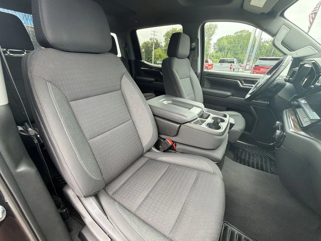 Used 2023 Gray Chevrolet LT image 27