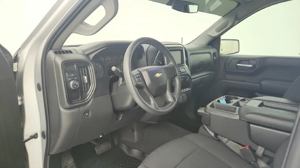Used 2020 SILVER ICE METALLIC Chevrolet Custom image 14