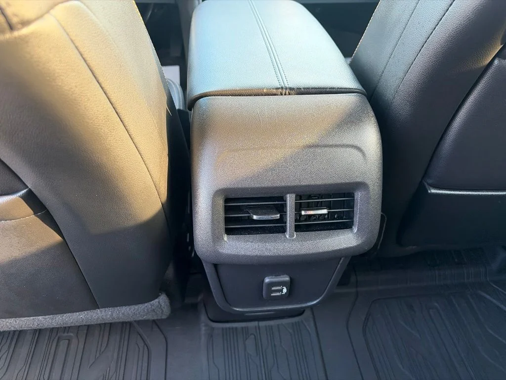 Used 2021 White GMC SLT image 17