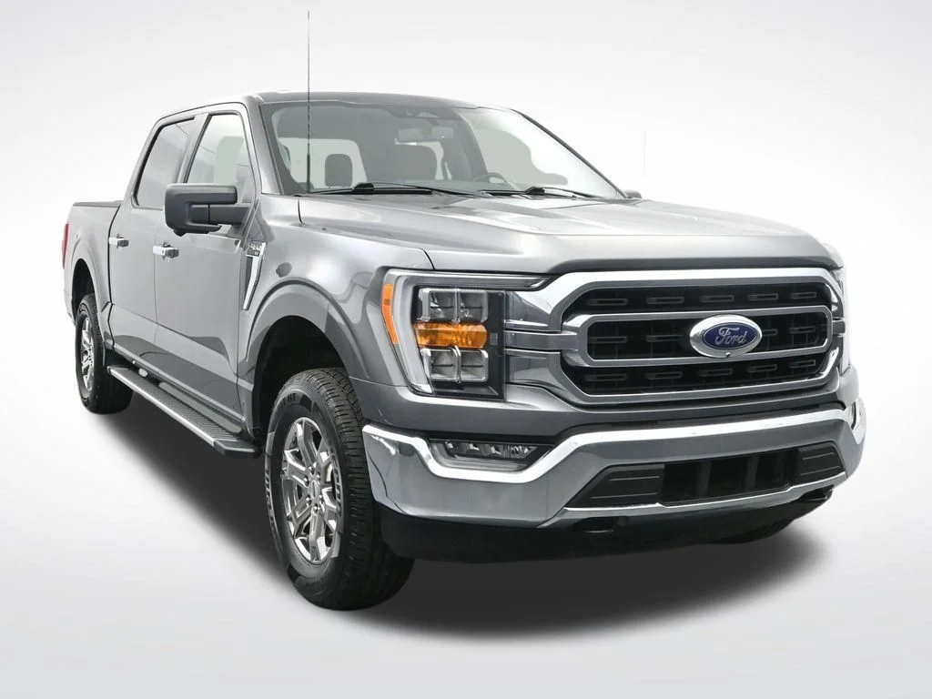 Used 2023 Gray Ford XLT image 3