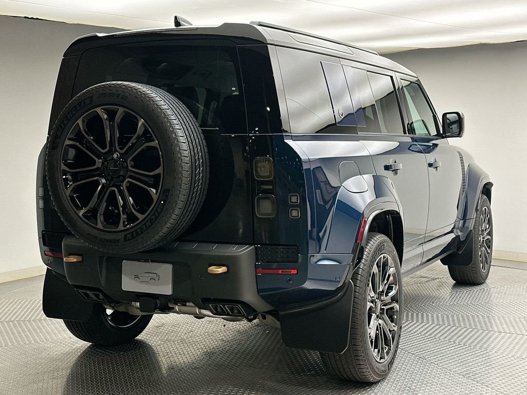 New 2026 Sargasso Blue Land Rover OCTA image 11