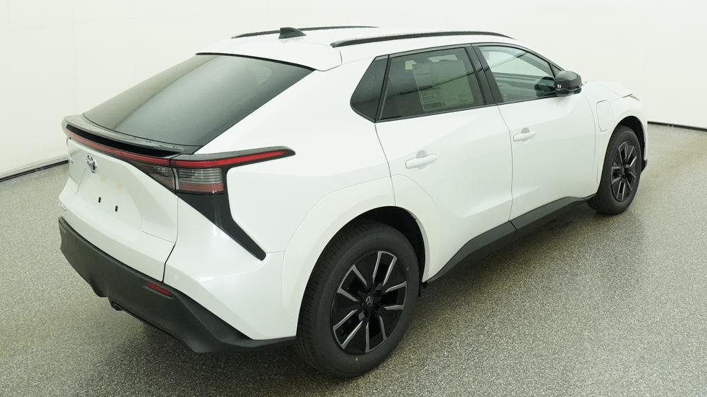 New 2026 Wind Chill Pearl Toyota XLE image 18