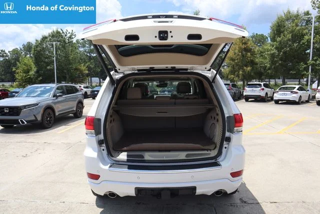 Used 2021 Ivory Jeep Overland image 26
