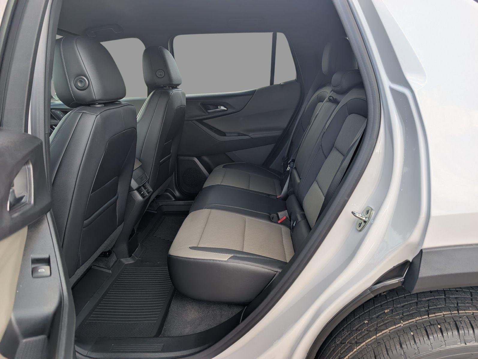 New 2026 Summit White Chevrolet LT image 31