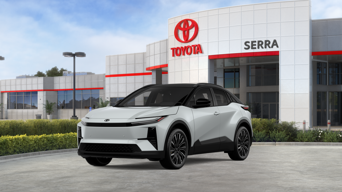 New 2026 Wind Chill Pearl with Midnight Black Metallic roof Toyota XSE image 2