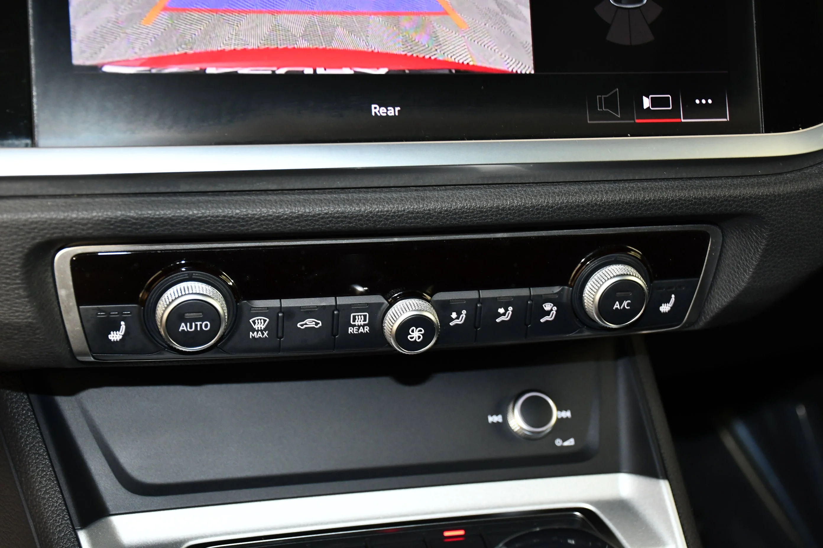 Used 2025 Red Audi S line Premium image 29