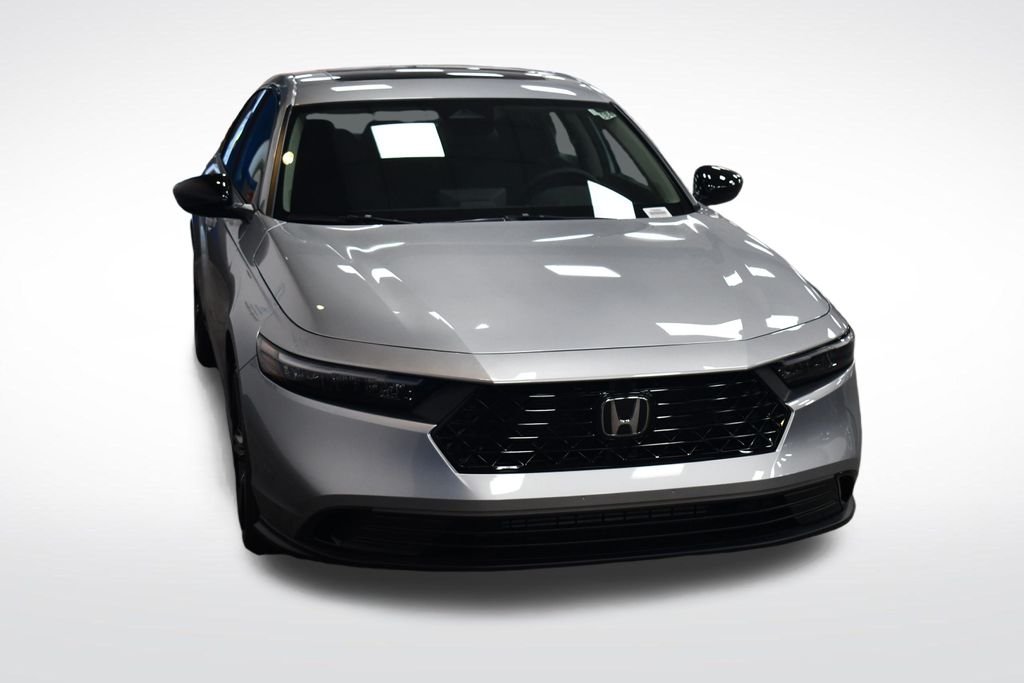New 2026 Solar Silver Metallic Honda SE image 3