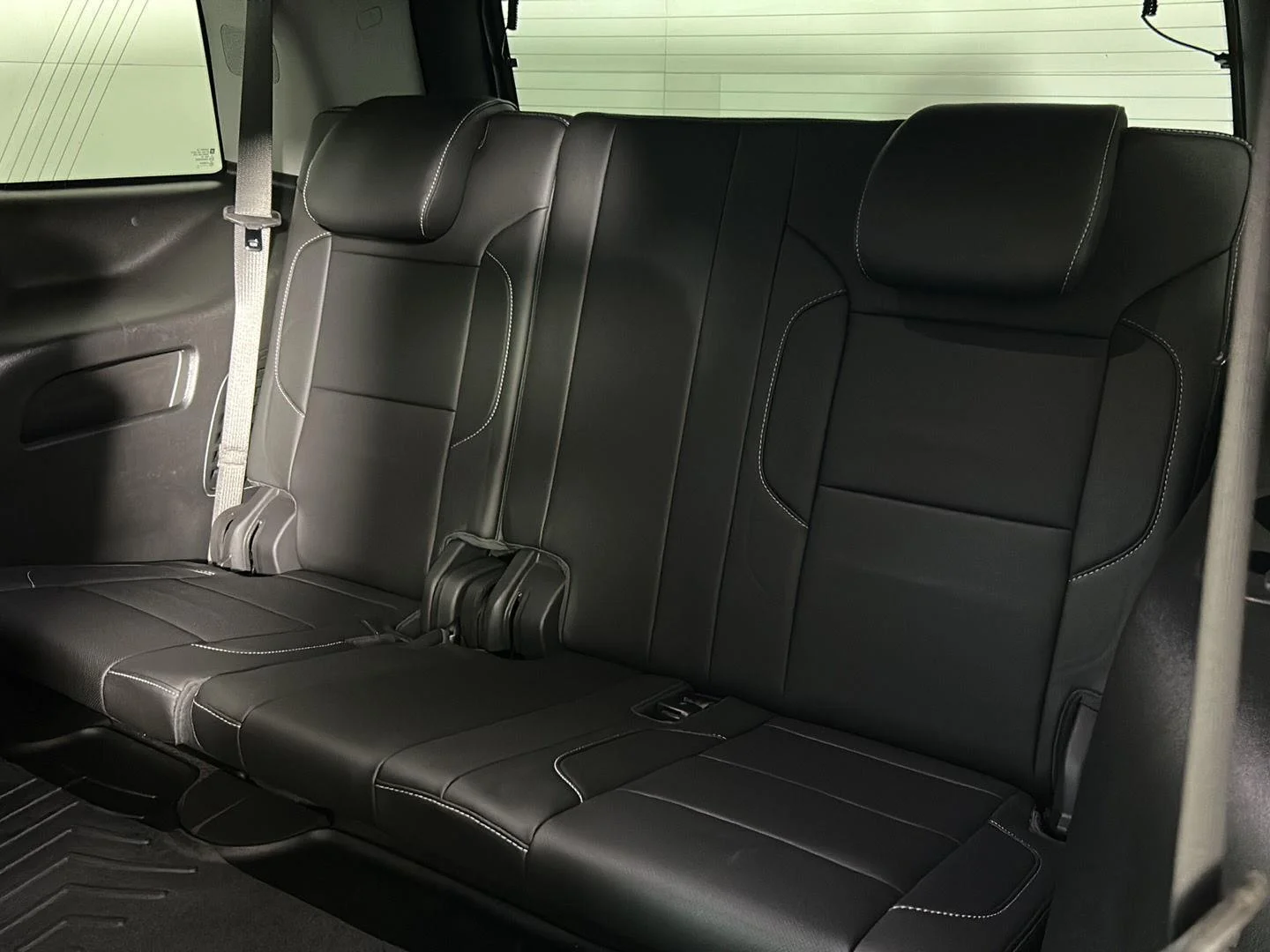 Used 2018 Iridium Metallic GMC SLT image 18