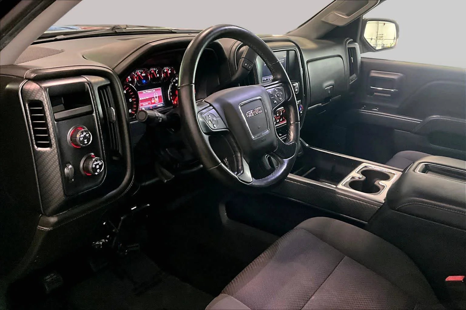 Used 2015 Onyx Black GMC SLE image 18