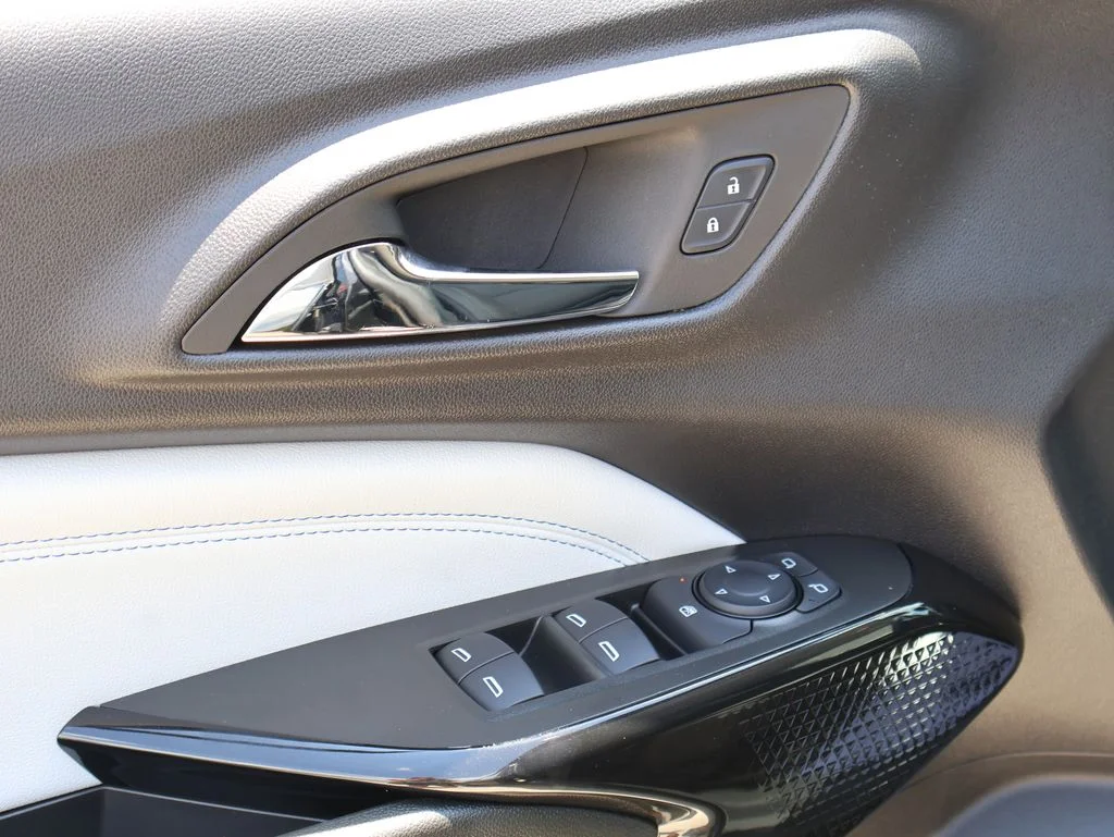 Used 2025 Black Chevrolet LT image 21
