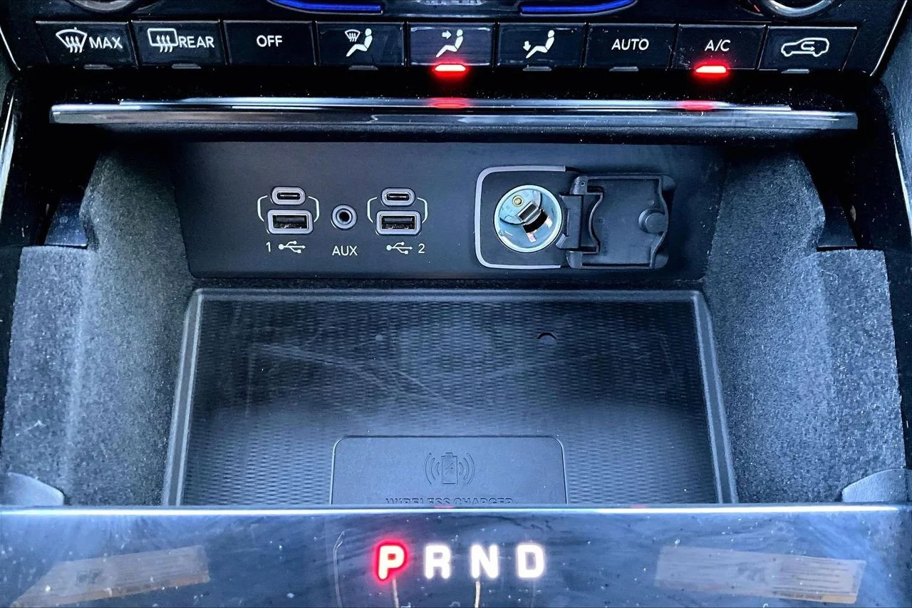 Used 2021 Gray Jeep Altitude image 16