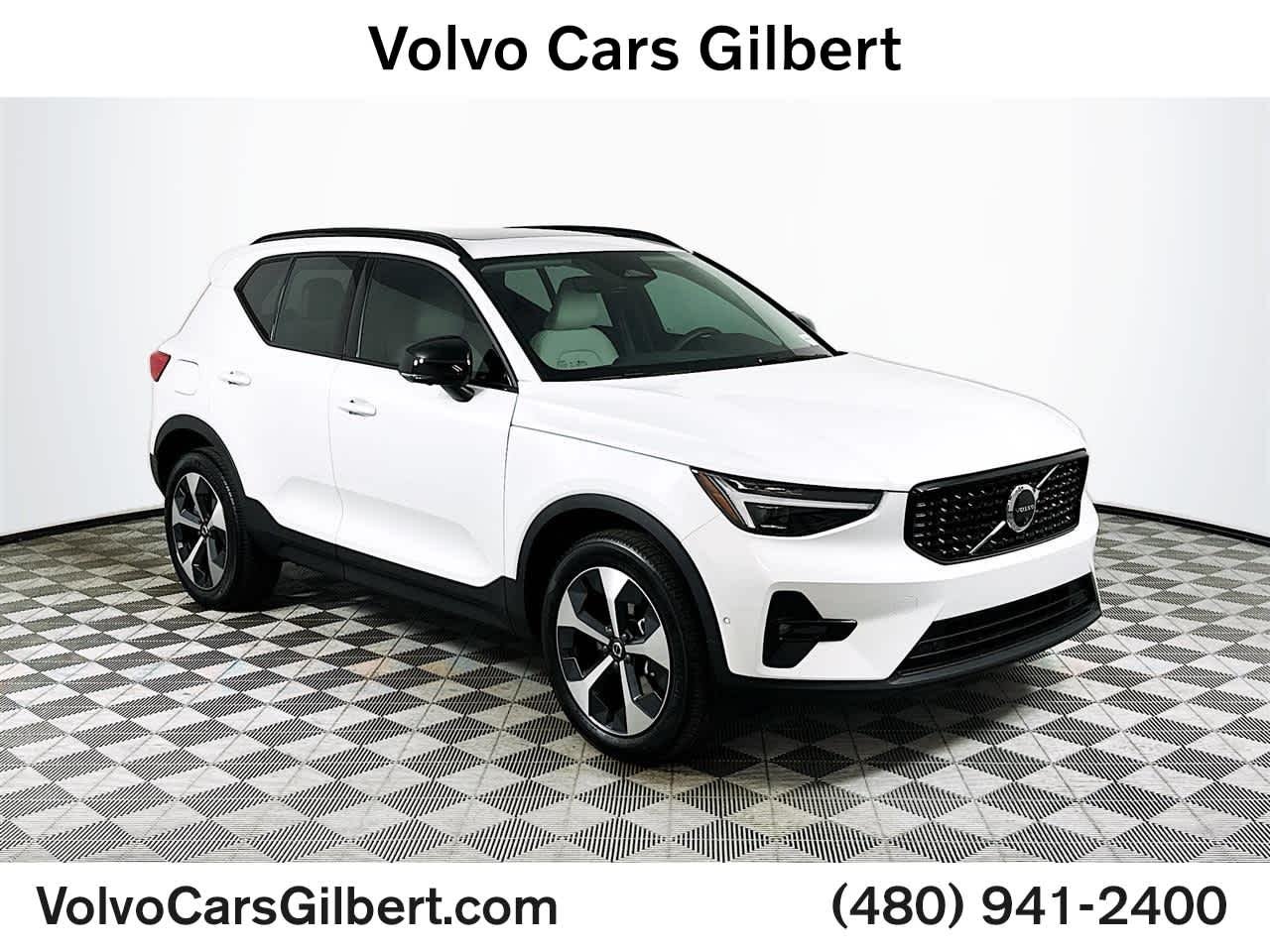 2026 Volvo XC40 B5 Plus Dark AWD's photo