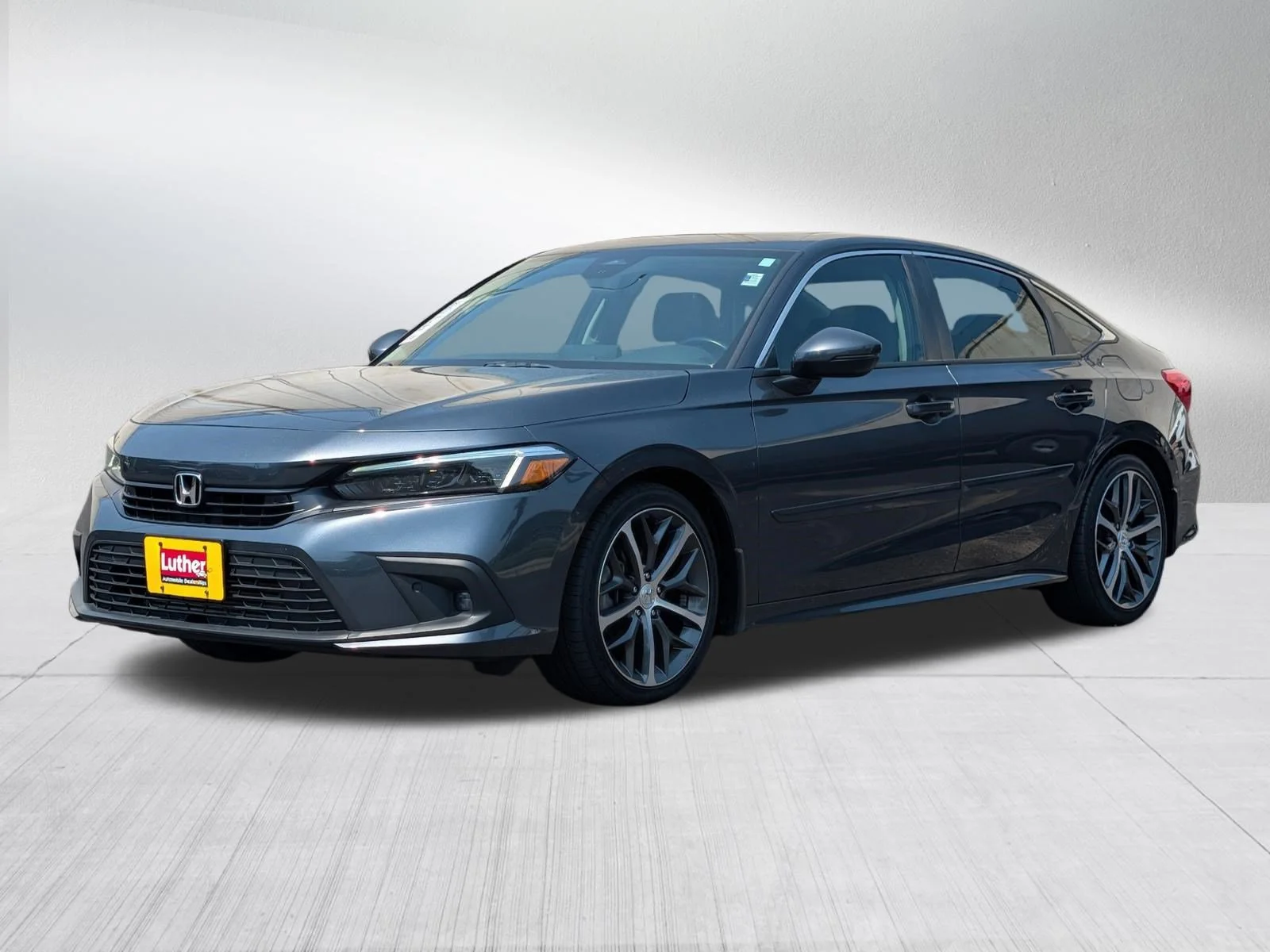 Used 2024 Meteorite Gray Metallic Honda Touring image 3