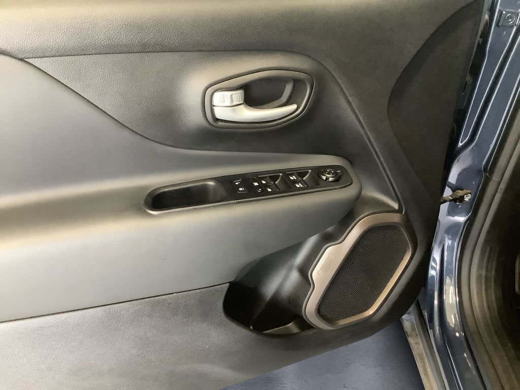 Used 2023 Blue Jeep Altitude image 12