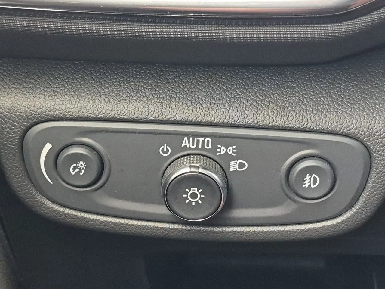 Used 2023 Sterling Gray Metallic Chevrolet LT image 17