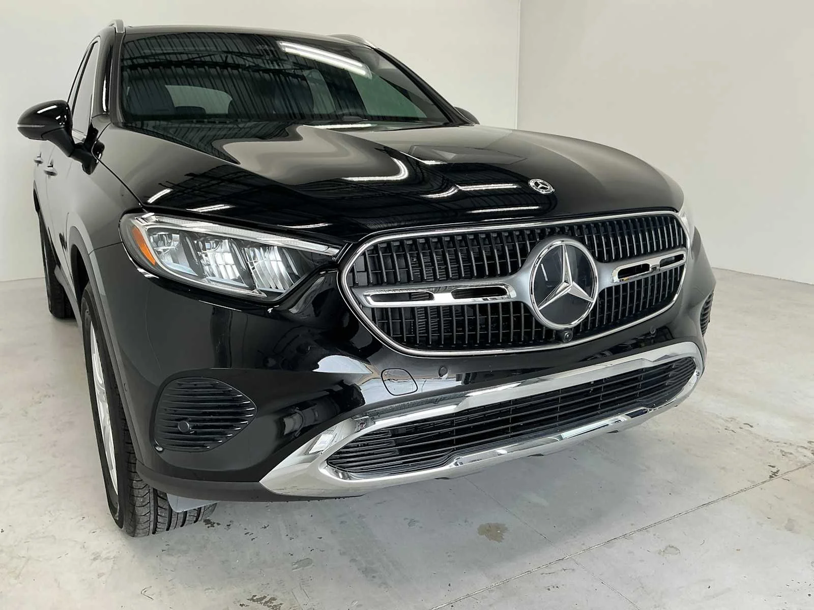 Certified Used 2026 Obsidian Black Metallic Mercedes-Benz GLC 300 image 5