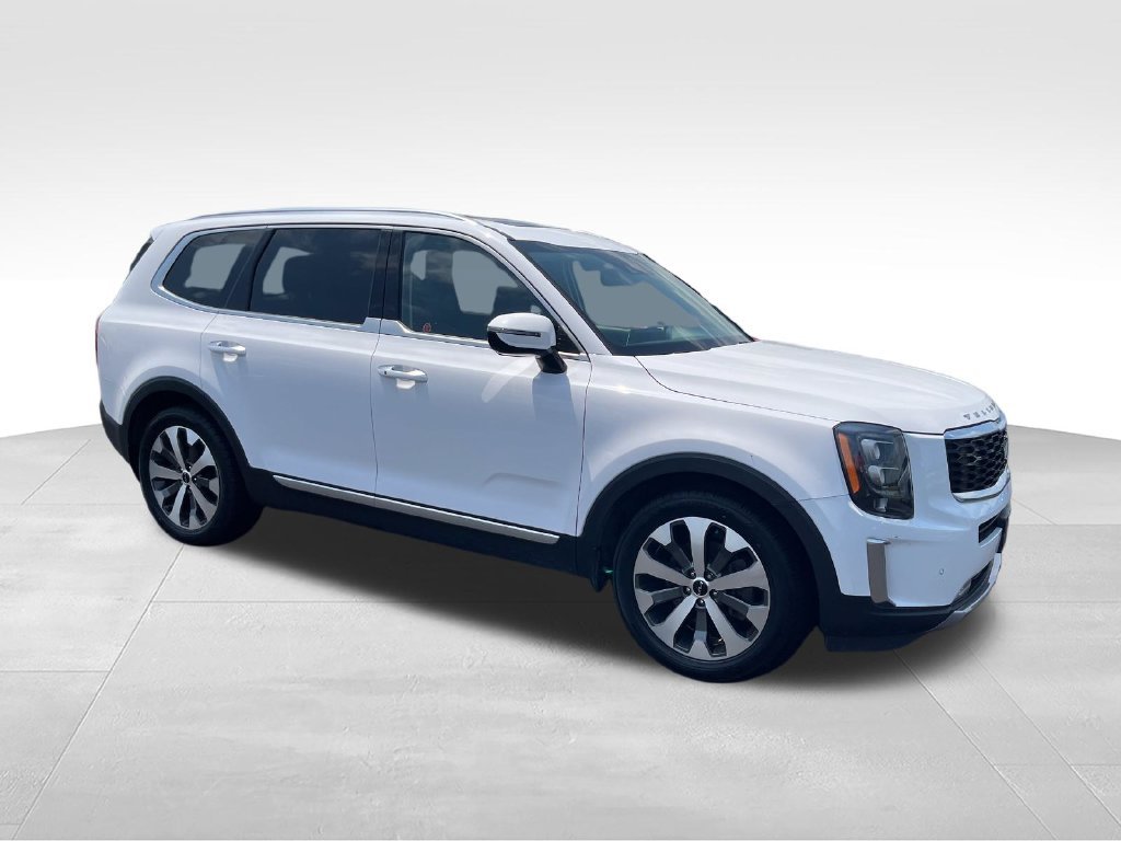 Used 2022 White Kia SX image 7