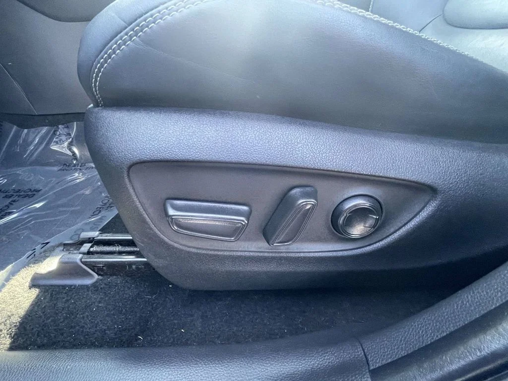 Certified Used 2024  Toyota XLE Premium image 23